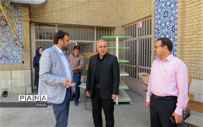 بازدید مدیر منطقه از دبیرستان دخترانه بوعلی و دبستان سجادیه