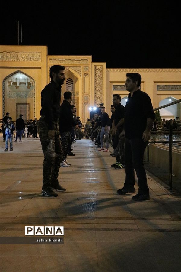 عزاداری مردم شیراز در جوار حرم مطهر حضرت احمدابن موسی (ع)