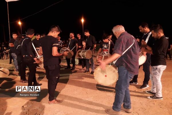 آیین نمادین واقعه عاشورا در هیئت زینبیه شهرک خودیاری شهرستان امیدیه