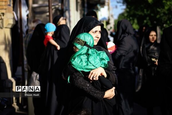 برگزاری باشکوه مراسم شیرخوارگان حسینی در مصلای مشهد