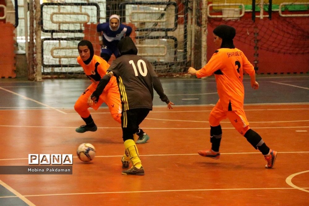 دیدار تیم های فوتسال شهروندساری و دریژنو فرخشهر