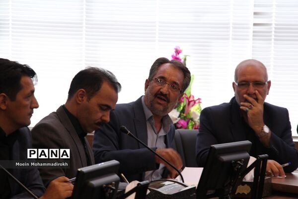 هفدهمین نشست شورای اسلامی خراسان رضوی با مسئولان آموزش و پرورش استان