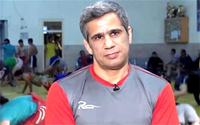اکبر فلاح: بیان کردن برخی حرف‌ها از علیرضا دبیر بعید است؛ آقای رئیس، ملی‌پوشان را مأیوس نکن