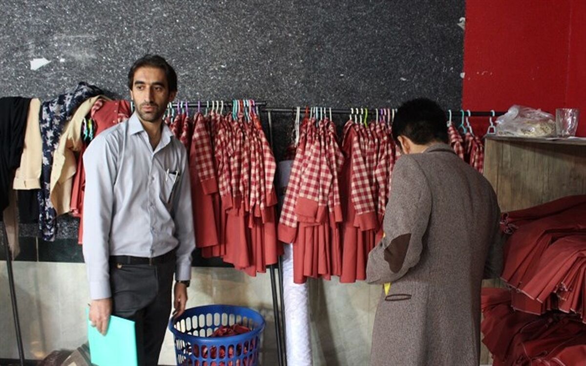 بازدید کارشناسان صنعت و معدن  و سازمان دانش آموزی کهگیلویه و بویراحمد از تولیدی های پوشاک مدارس