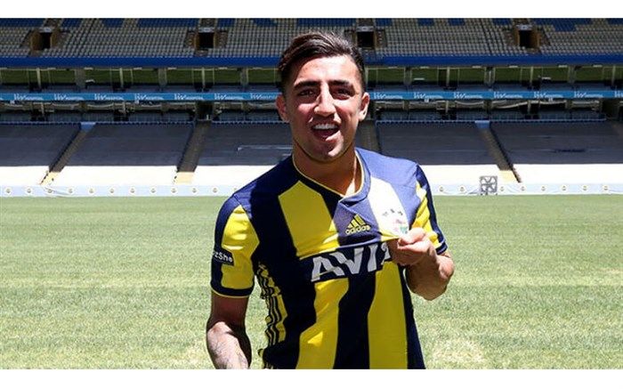 ستاره استقلال و لیگ برتر ایران قرض داده می‌شود