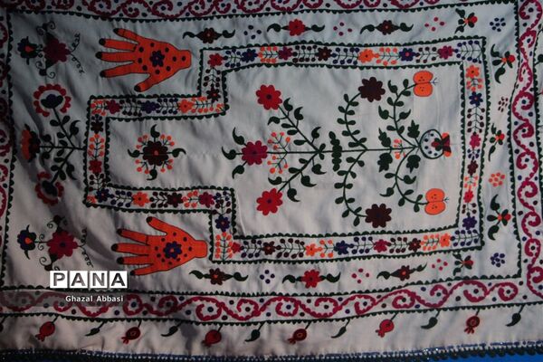 نمایشگاه هنری دست آفرین