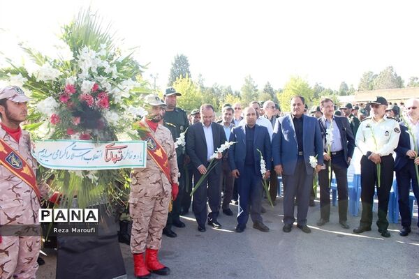 آیین غبار روبی مزار شهدا  به‌مناسبت گرامیداشت هفته دولت در ارومیه