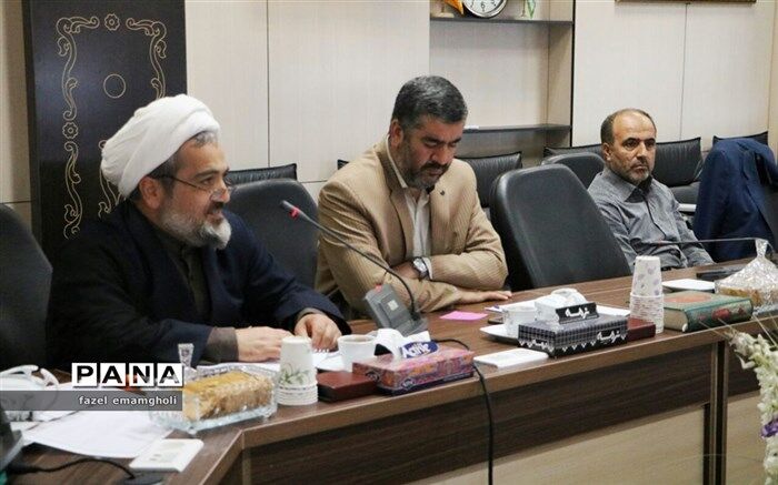 سازمان دانش آموزی مسئولیت توزیع تغذیه سالم را در مدارس برعهده بگیرد