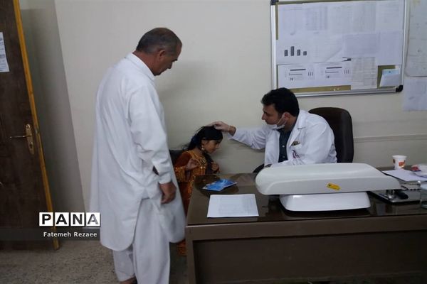 خدمت بی منت کاروان سلامت هلال احمر استان زنجان در مناطق کم‌برخوردار سیستان و بلوچستان