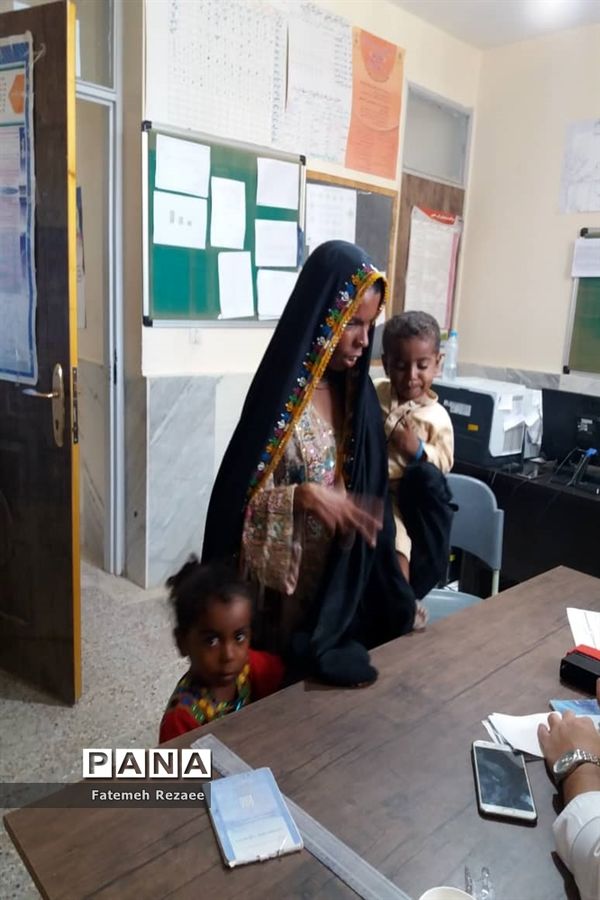 خدمت بی منت کاروان سلامت هلال احمر استان زنجان در مناطق کم‌برخوردار سیستان و بلوچستان