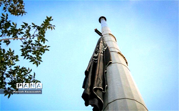 ابر پرچم اباعبدالله الحسین(ع) بر فراز میدان بزرگمهر به اهتزاز درآمد