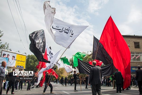 عزاداری خیابانی مردم ارومیه در تاسوعای حسینی