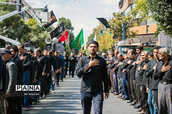 عزاداری خیابانی مردم ارومیه در تاسوعای حسینی