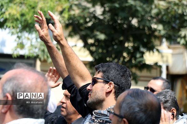 عزاداری خیابانی مردم ارومیه در تاسوعای حسینی