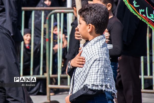 عزاداری خیابانی مردم ارومیه در تاسوعای حسینی