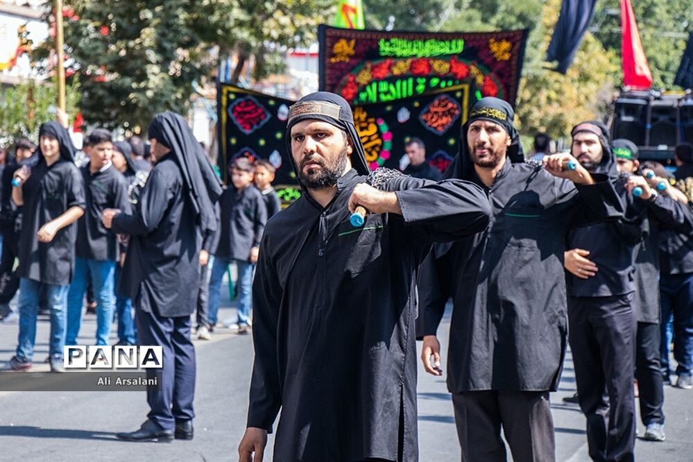 عزاداری خیابانی مردم ارومیه در تاسوعای حسینی