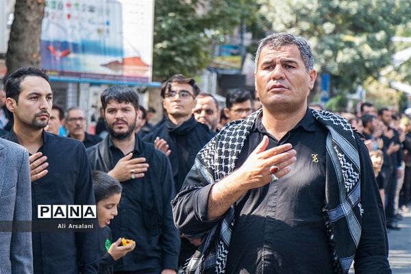 عزاداری خیابانی مردم ارومیه در تاسوعای حسینی