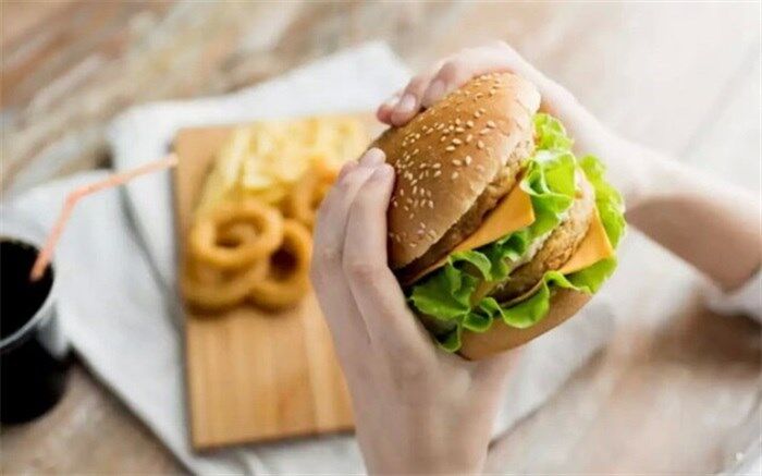چگونه بدون پرخوری از شر استرس خلاص شویم؟