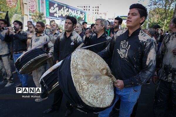 عزاداری لرستانی‌های مقیم‌ تهران در روز عاشورا