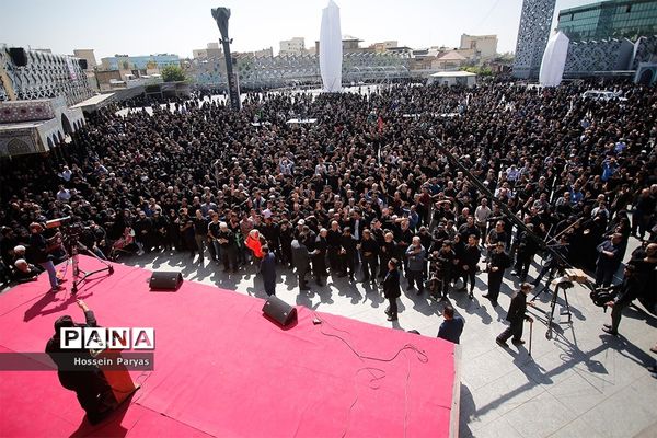 عاشورای حسینی در میدان امام حسین (ع)