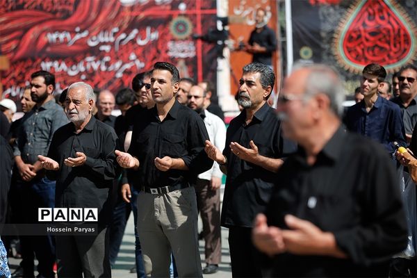 عاشورای حسینی در میدان امام حسین (ع)