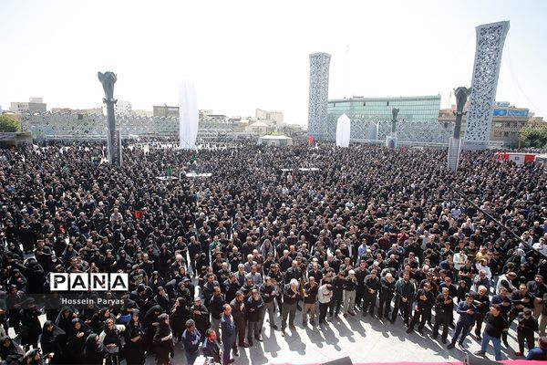 عاشورای حسینی در میدان امام حسین (ع)