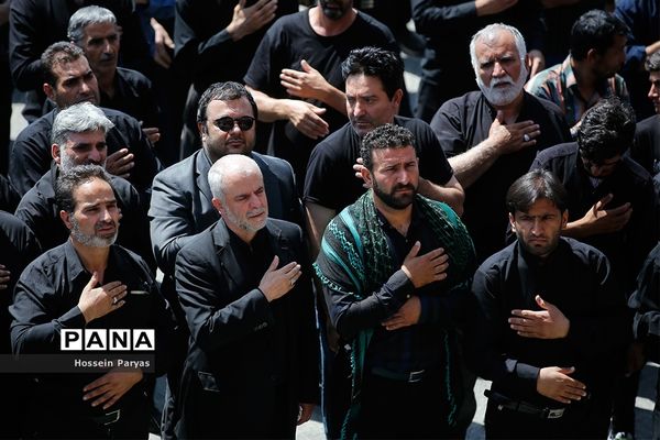 عاشورای حسینی در میدان امام حسین (ع)