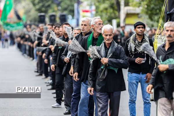 عزاداری خیابانی مردم ارومیه در عاشورای حسینی