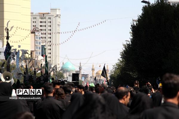مراسم عزاداری روز عاشورا در مشهد مقدس