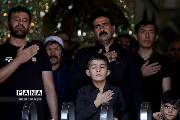 مراسم عزاداری و نماز ظهر عاشورا در حرم حضرت عبدالعظیم