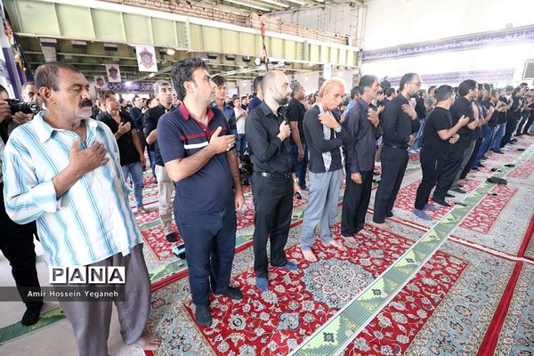 برگزاری نماز ظهر عاشورا در جزیره کیش