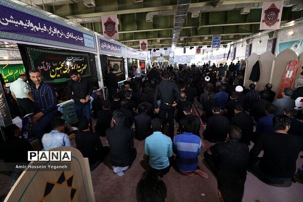 برگزاری نماز ظهر عاشورا در جزیره کیش