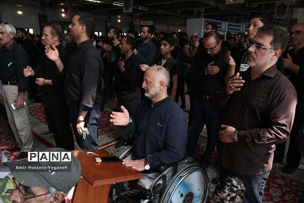 برگزاری نماز ظهر عاشورا در جزیره کیش