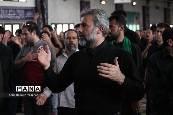 برگزاری نماز ظهر عاشورا در جزیره کیش