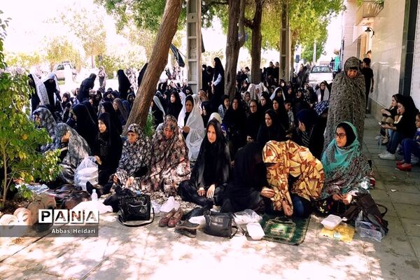 نماز ظهر روز عاشورا در محله بهمنی بوشهر