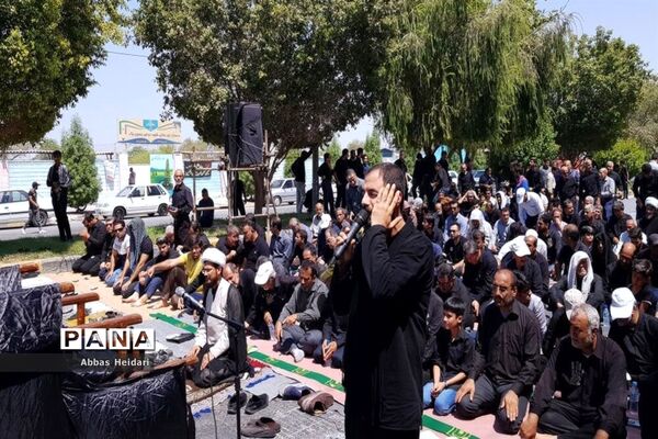نماز ظهر روز عاشورا در محله بهمنی بوشهر