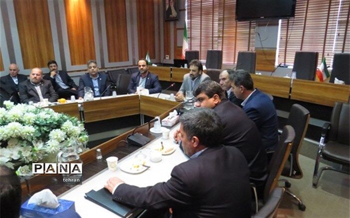 جلسه  هم اندیشی پیمانکاران سرویس دانش آموزمنطقه۶