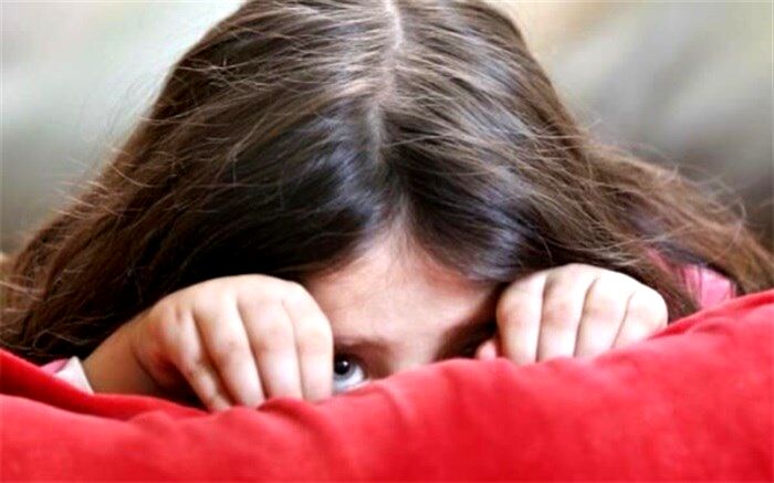 چگونه با کودک خجالتی برخورد کنیم