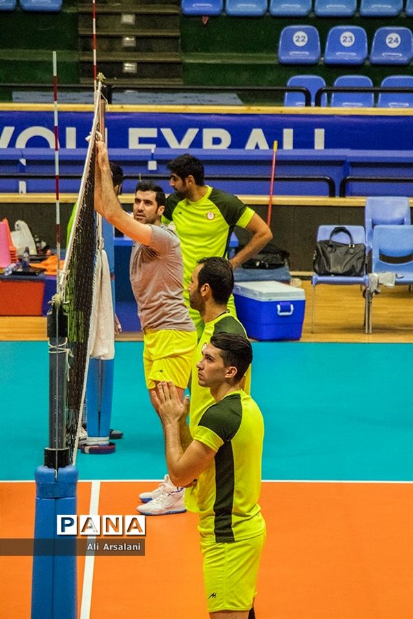 تمرین تیم والیبال شهرداری ارومیه