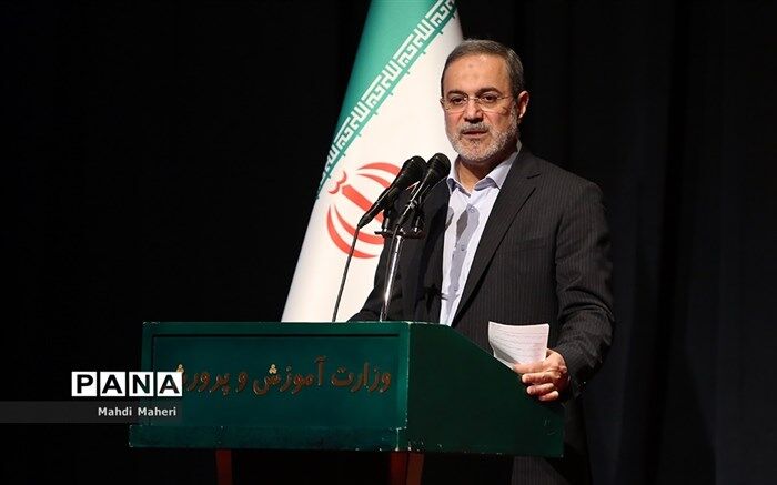 بطحایی: مدرسه محلی برای آماده کردن بچه‌ها برای شرکت در کنکور نیست