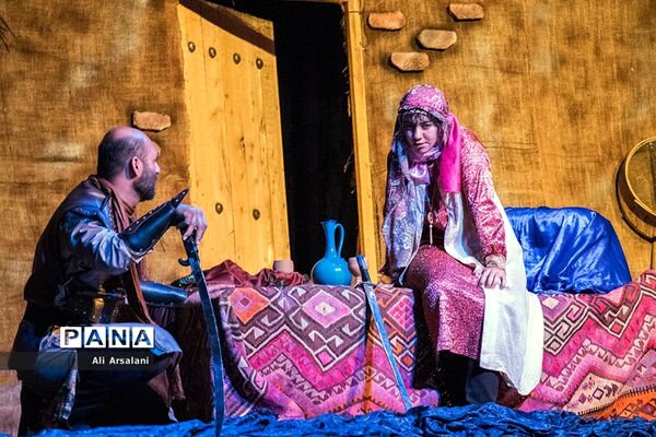 نمایش «زیر قیمت بازار» در ارومیه