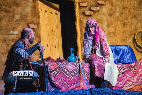 نمایش «زیر قیمت بازار» در ارومیه