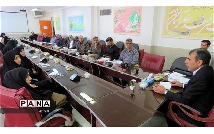 فروتن:  مدارس غیردولتی باید باری از دوش مدارس دولتی بردارند