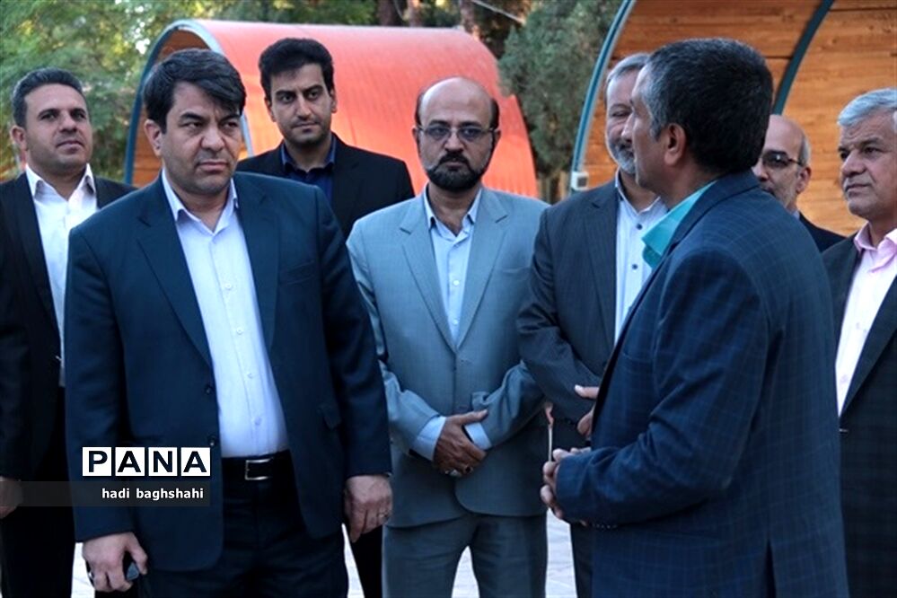 بازدید استاندار یزد از اردوگاه شهید رجایی محمدآباد