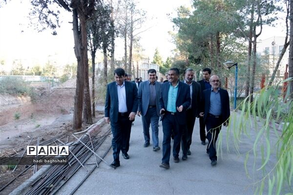 بازدید استاندار یزد از اردوگاه شهید رجایی محمدآباد