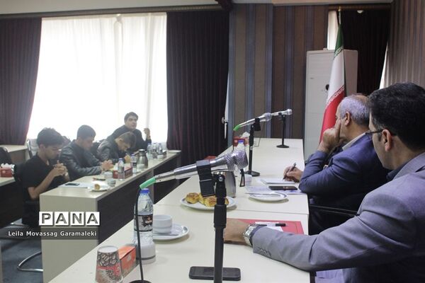 دیدار و گفت‌وگوی نمایندگان نهمین دوره مجلس دانش‌آموزی با مدیرکل آموزش و پرورش آذربایجان شرقی