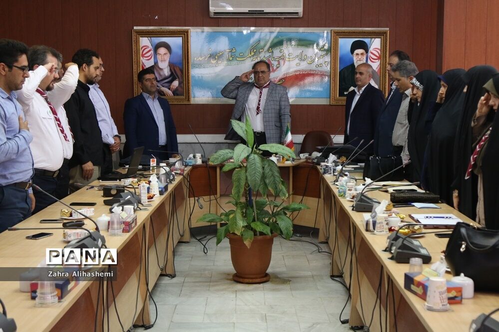 جلسه توجیهی سامانه شبکه  توزیع مواد غذایی مجاز در بوفه‌های مدارس