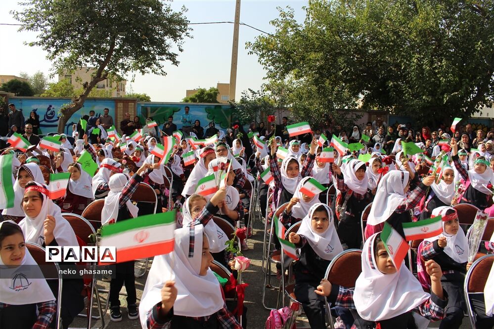 برگزاری آیین جشن شکوفه‌ها در مدرسه دخترانه شایستگان ناحیه 3 کرج