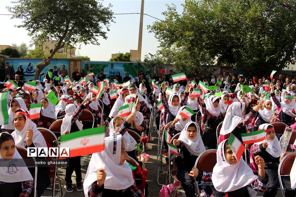برگزاری آیین جشن شکوفه‌ها در مدرسه دخترانه شایستگان ناحیه 3 کرج