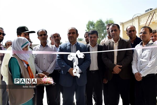 جشن شکوفه ها همزمان با سراسر کشور در مدارس شهر گله‌دار